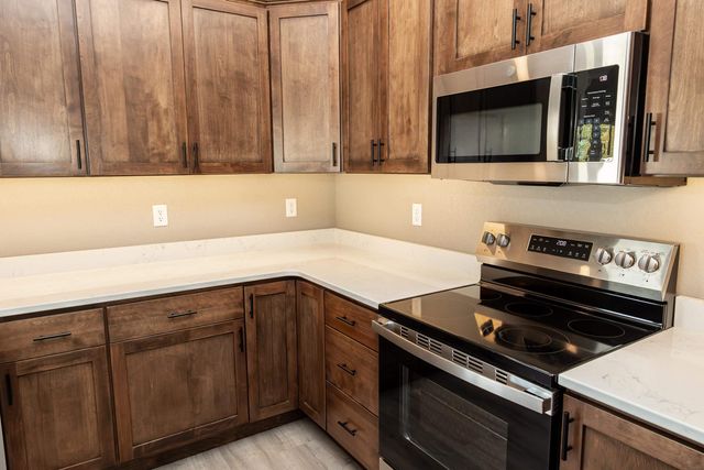 701 Hickory St, Janesville, IA 50647