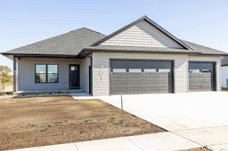 701 Hickory St, Janesville, IA 50647