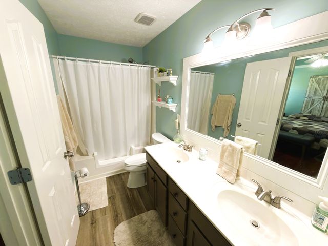 1606 Saint Andrews Dr, Murfreesboro, TN 37128