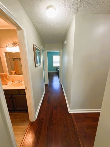 1606 Saint Andrews Dr, Murfreesboro, TN 37128