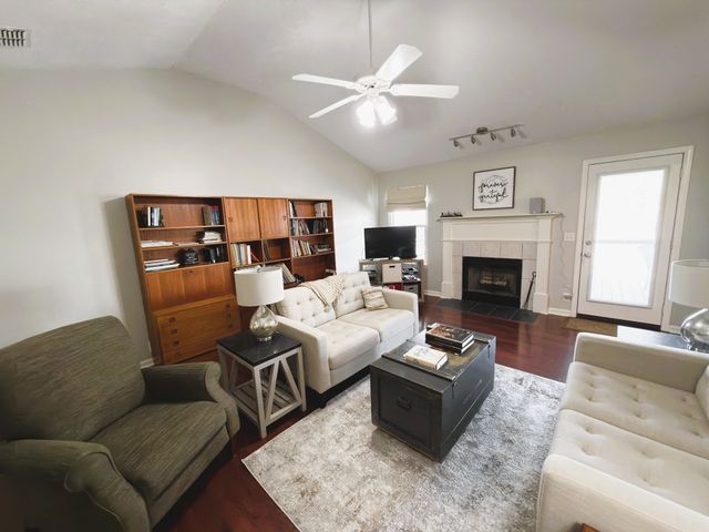 1606 Saint Andrews Dr, Murfreesboro, TN 37128