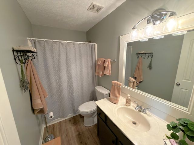 1606 Saint Andrews Dr, Murfreesboro, TN 37128