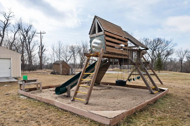 682 150th Avenue NE, Mayville, ND 58257