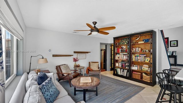 2940 NW 99th Pl, Doral, FL 33172
