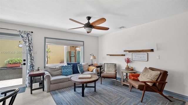 2940 NW 99th Pl, Doral, FL 33172