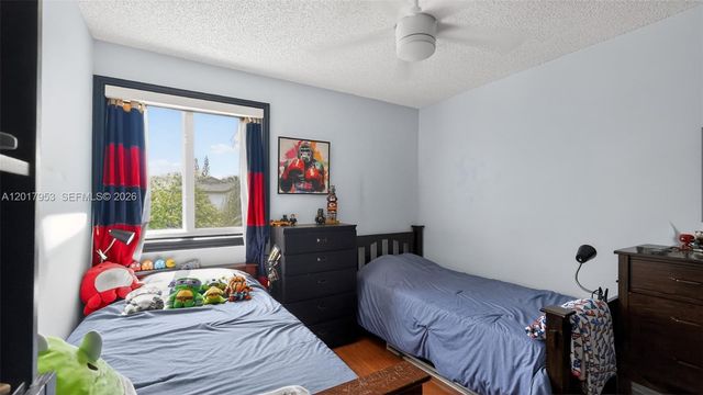 2940 NW 99th Pl, Doral, FL 33172