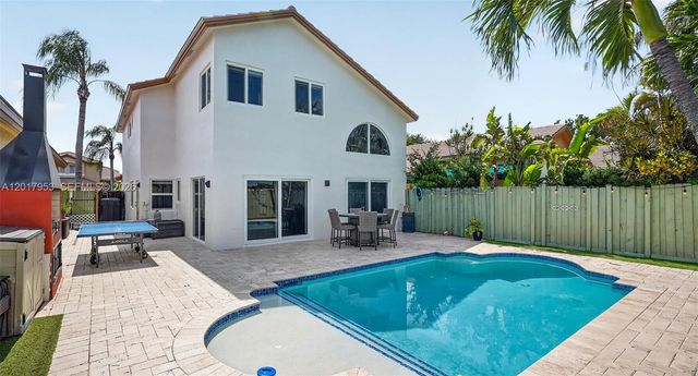 2940 NW 99th Pl, Doral, FL 33172