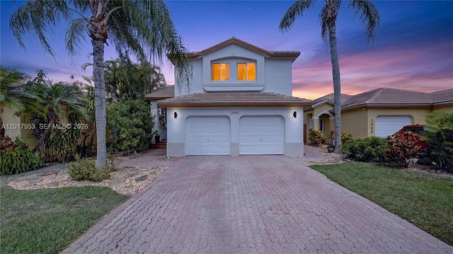 2940 NW 99th Pl, Doral, FL 33172