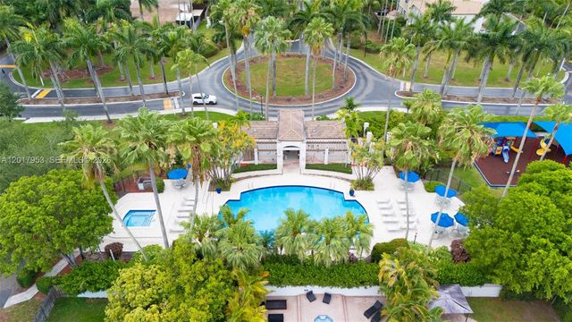 2940 NW 99th Pl, Doral, FL 33172