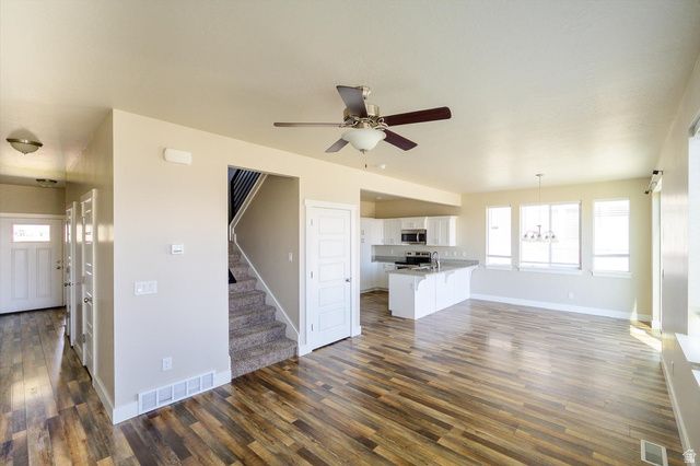 8078 N CLYDESDALE DR, Eagle Mountain, UT 84005