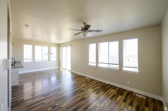 8078 N CLYDESDALE DR, Eagle Mountain, UT 84005