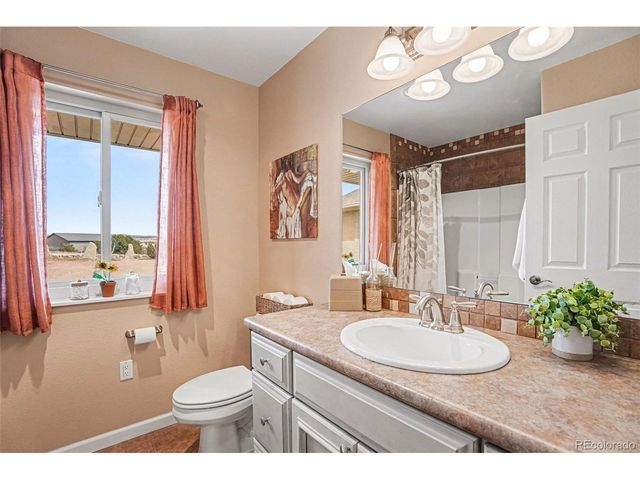 459 Bowie Rd, Penrose, CO 81240