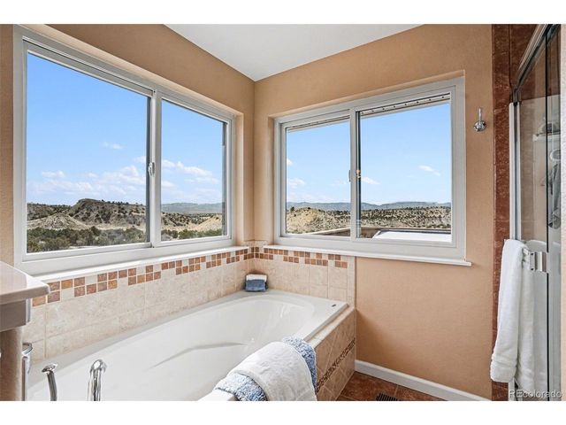 459 Bowie Rd, Penrose, CO 81240