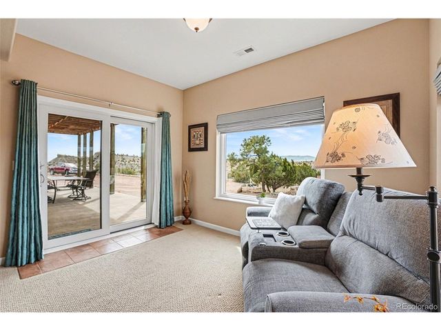 459 Bowie Rd, Penrose, CO 81240