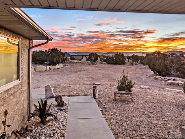 459 Bowie Rd, Penrose, CO 81240