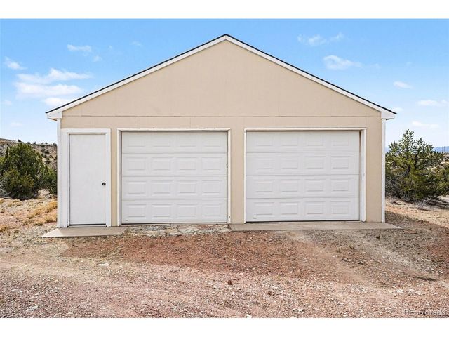 459 Bowie Rd, Penrose, CO 81240