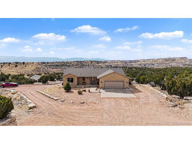 459 Bowie Rd, Penrose, CO 81240