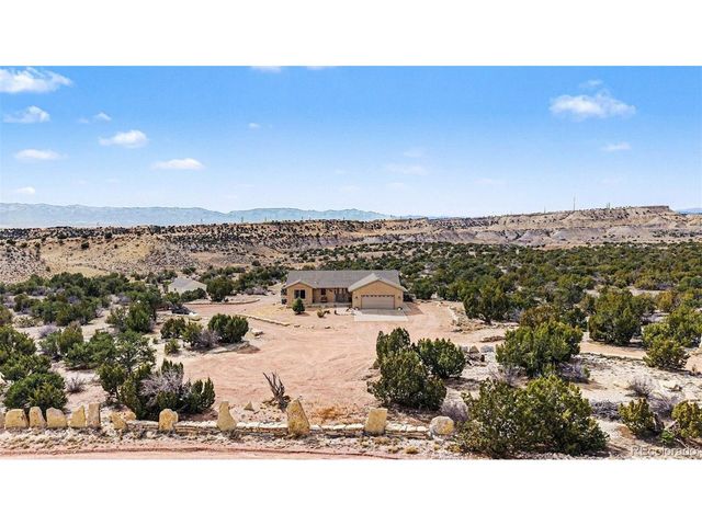 459 Bowie Rd, Penrose, CO 81240