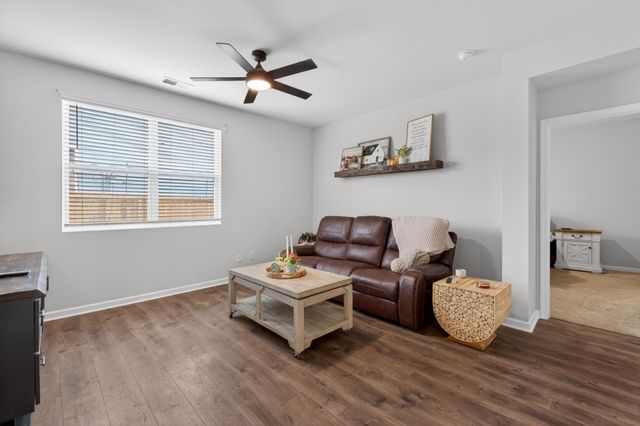 438 Lauren Ln, Chapel Hill, TN 37034