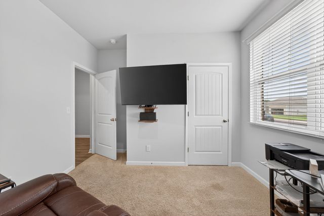 438 Lauren Ln, Chapel Hill, TN 37034