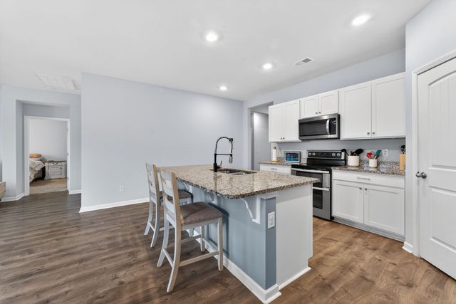 438 Lauren Ln, Chapel Hill, TN 37034
