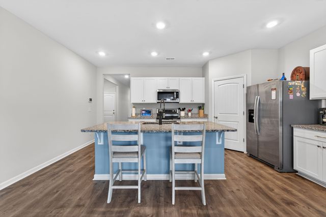 438 Lauren Ln, Chapel Hill, TN 37034