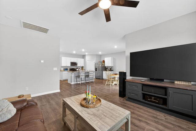 438 Lauren Ln, Chapel Hill, TN 37034