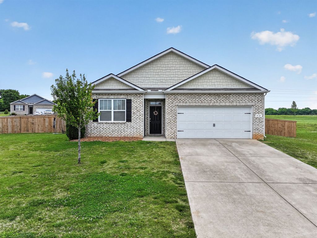 438 Lauren Ln, Chapel Hill, TN 37034