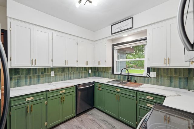 901 31st Avenue N, Saint Cloud, MN 56303