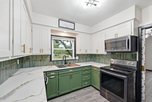 901 31st Avenue N, Saint Cloud, MN 56303