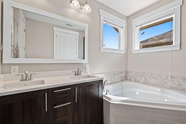 1700 Cedar Bend DR B, Austin, TX 78758