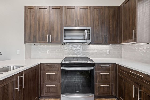 1700 Cedar Bend DR B, Austin, TX 78758