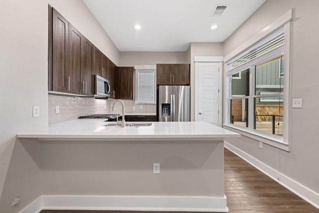 1700 Cedar Bend DR B, Austin, TX 78758