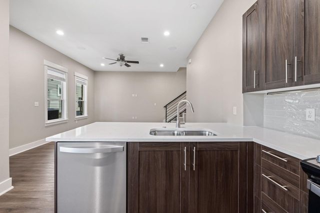 1700 Cedar Bend DR B, Austin, TX 78758