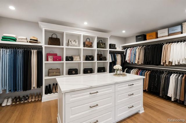 4345 Spruce Hill Lane, Bloomfield Hills, MI 48301
