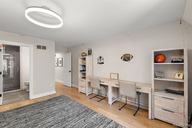 4345 Spruce Hill Lane, Bloomfield Hills, MI 48301