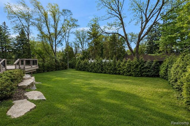 4345 Spruce Hill Lane, Bloomfield Hills, MI 48301