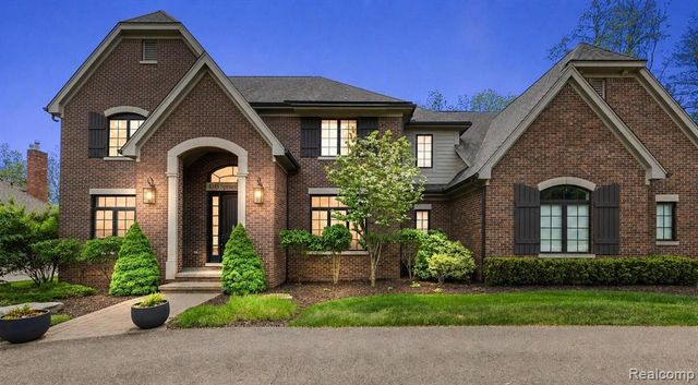 4345 Spruce Hill Lane, Bloomfield Hills, MI 48301