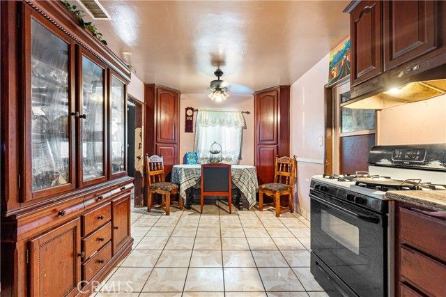 712 W 7th, Pomona, CA 91766