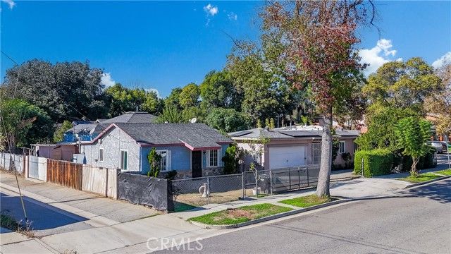 712 W 7th, Pomona, CA 91766