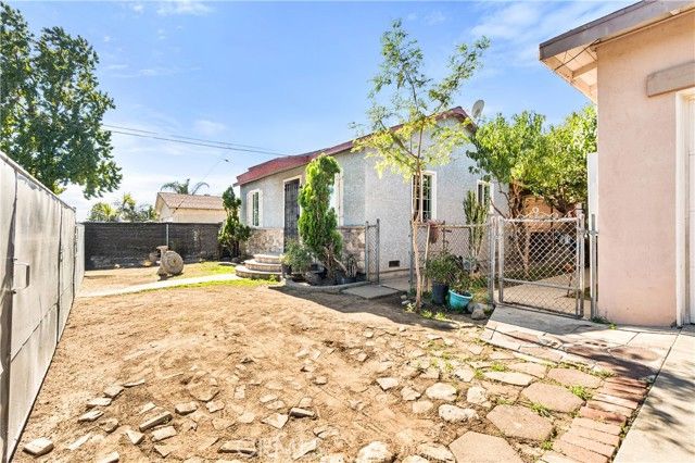 712 W 7th, Pomona, CA 91766