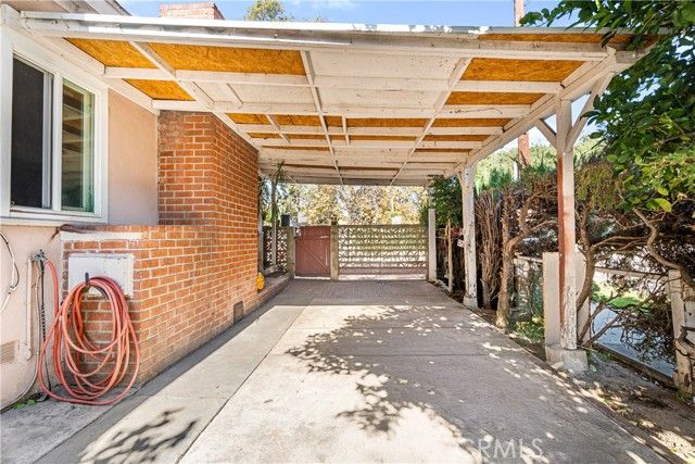 712 W 7th, Pomona, CA 91766