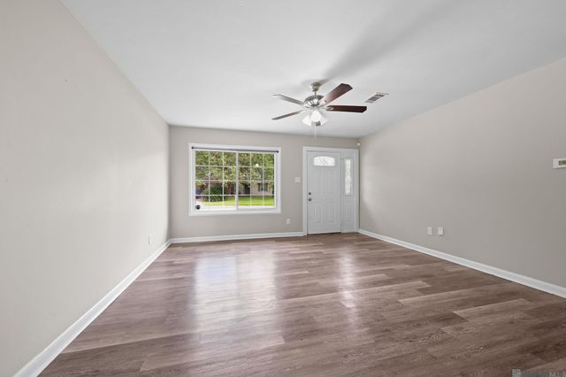 4092 Fleet Dr, Baton Rouge, LA 70809