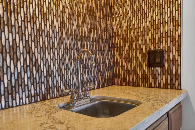 353 Deer River Way, Sacramento, CA 95831