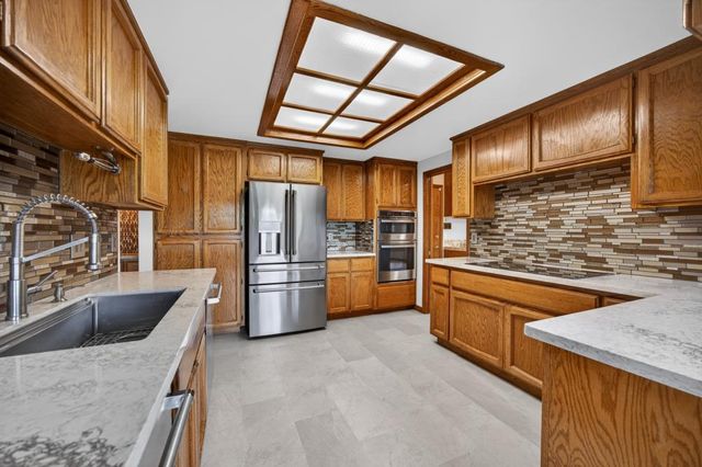 353 Deer River Way, Sacramento, CA 95831