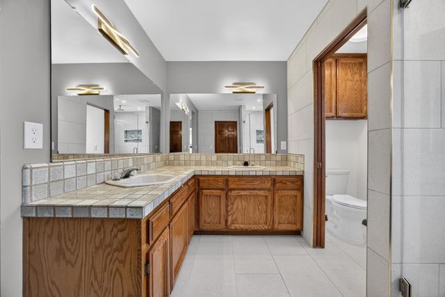 353 Deer River Way, Sacramento, CA 95831