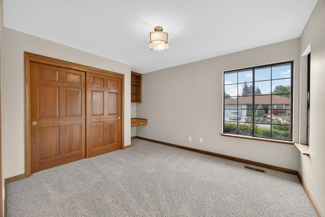 353 Deer River Way, Sacramento, CA 95831