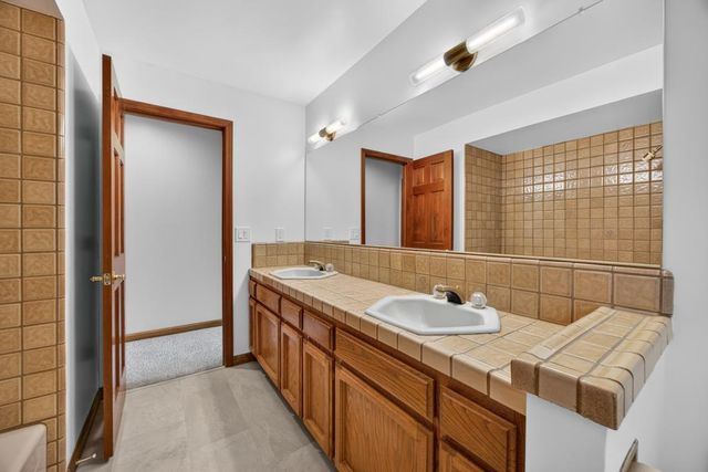 353 Deer River Way, Sacramento, CA 95831