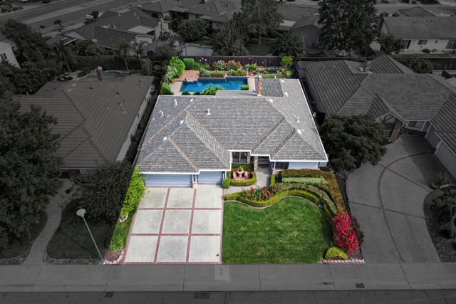 353 Deer River Way, Sacramento, CA 95831