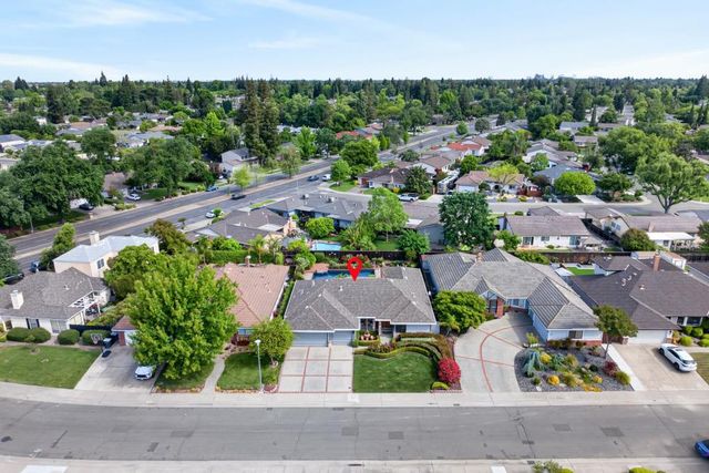 353 Deer River Way, Sacramento, CA 95831